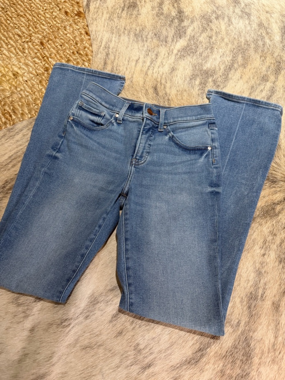 Express Skyscraper High Rise Flare Jeans Split Hem Medium Wash Size 2 - Picture 2 of 10